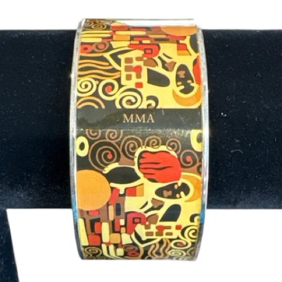 Metropolitan Museum of Art Silver Tone Artistic Tribal Design Bangle Bracelet - Picture 5 of 6